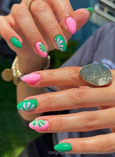 Sheisseptember free model galleries