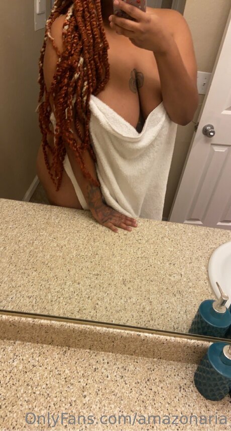 Amazonariaxxx exclusive model img