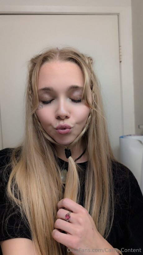 Carrs Content beautiful model img