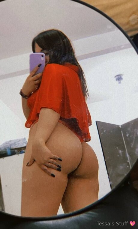 Curvy Tess top star image