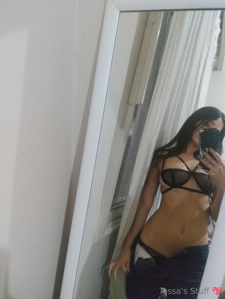 Curvy Tess pornographic model pic