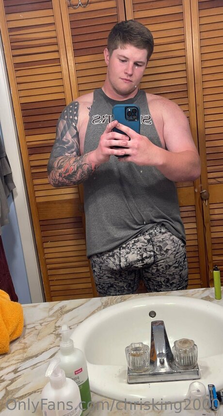 Chrisking2000 nice model pic