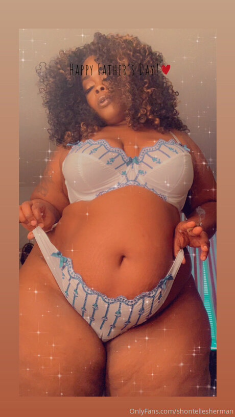 Shontellesherman hot actress photos