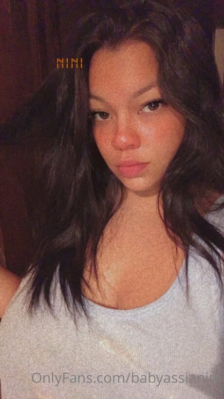 Babyassianini hot model pic