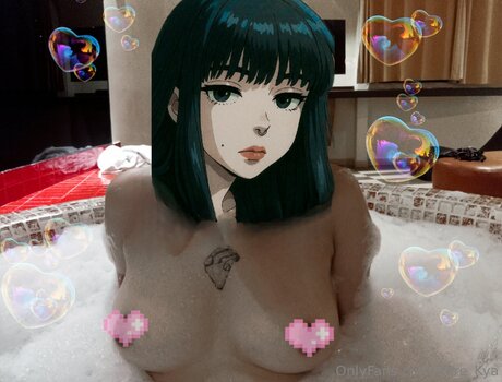 Rare Kya naked actress pic