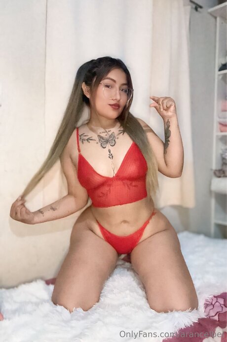 Arancelbel model perfect pic