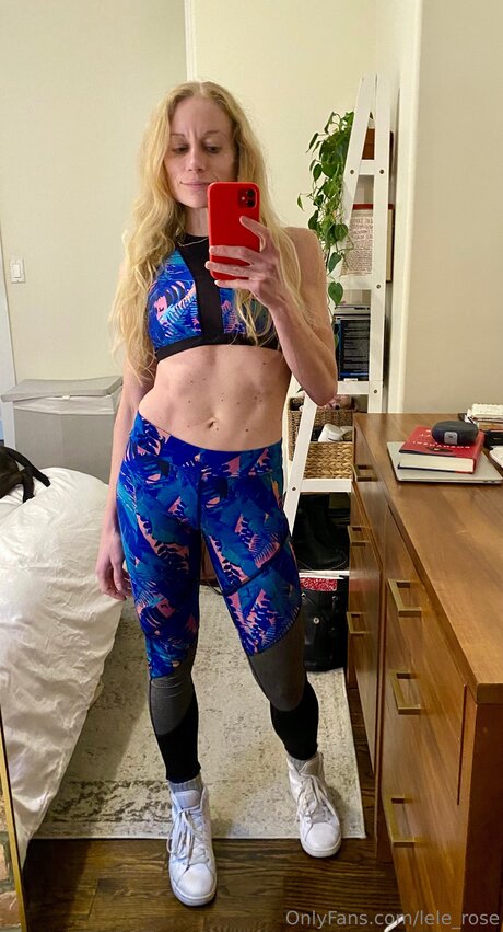 Lele Rose hot model gallery