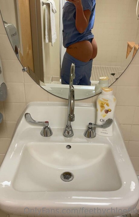 Feetbychloe69 art pornstar pic