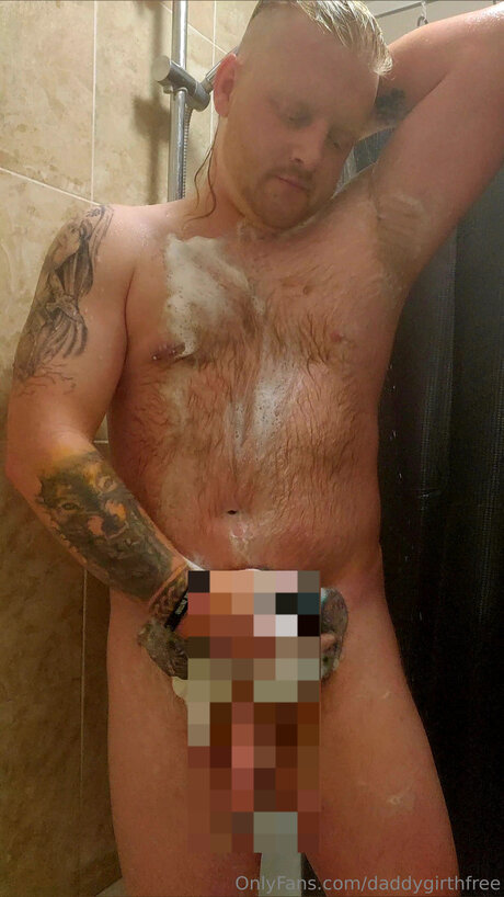 Daddygirthfree beautiful model image