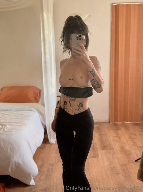 Babyfaint pornstar top photo