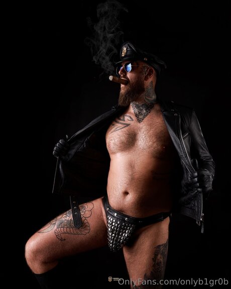 Onlyb1gr0b star sexy pic