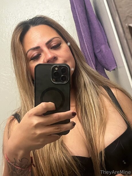 U217598164 pornographic star pic