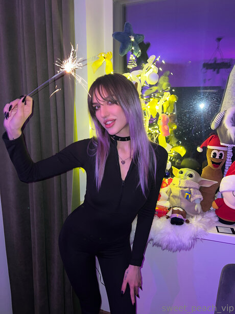 Alice Its Me star sexy image