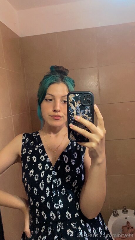 Reinita99 erotic actress gallery