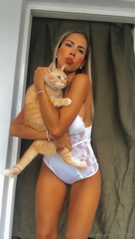 Lolavippp hot model pictures