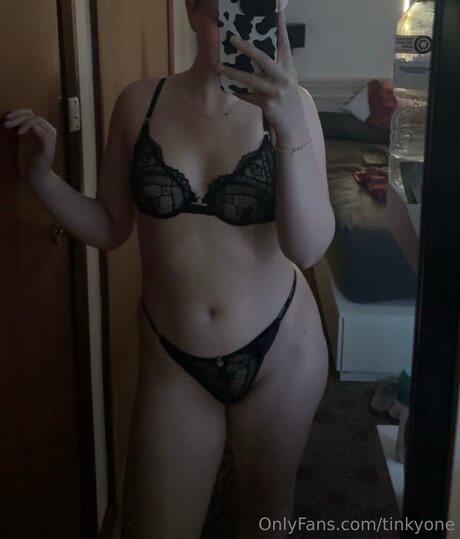 Tinkyone sexy actress pictures