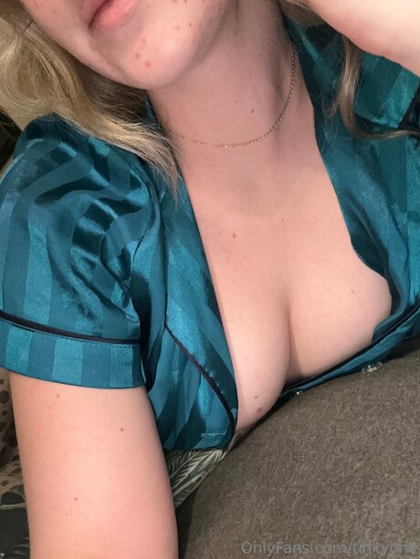 Tinkyone pretty actress pictures