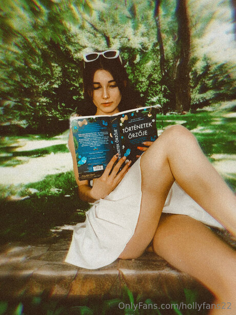 Hollyfans22 adult star photo