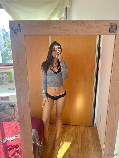 Katbrownn model sexy pics