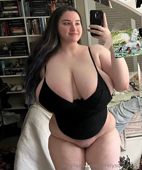 Lovelysquirrel33 hot pornstar pic