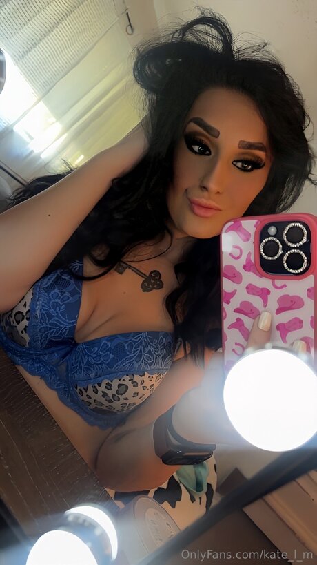 Kate L M pornographic model pic