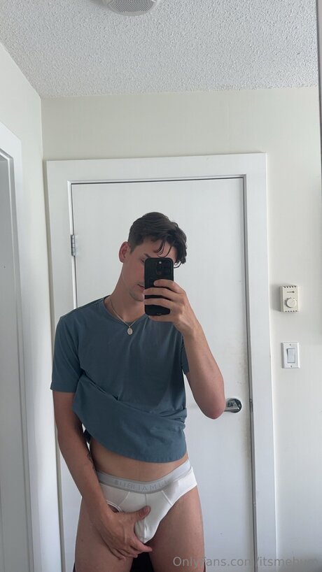 Itsmebum model nudes pics