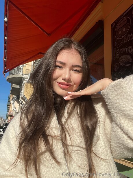 Lovely Lilly Me model hot pictures