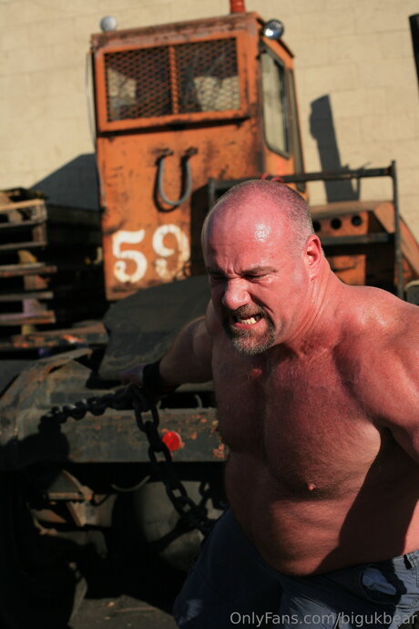 Bigukbear model pics