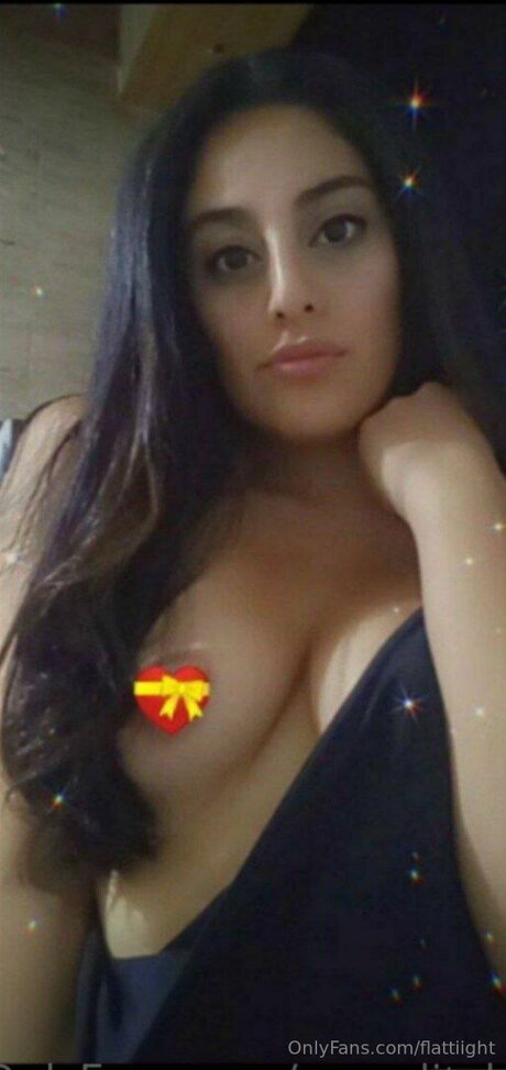 Flattiight model hd photo