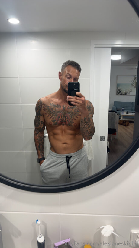 Alexjoneskik11 exclusive pornstar gallery