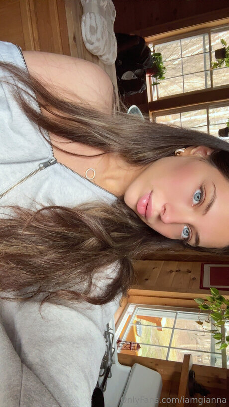 Iamgianna high quality pornstar pic