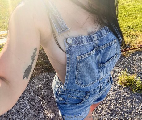 Southernpeachesfree nude model photo