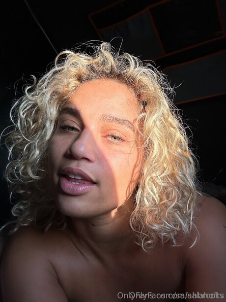 Salahoftv free model photos