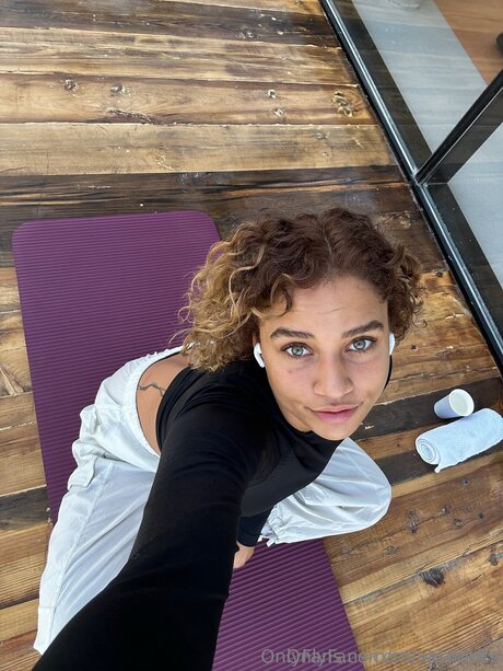 Salahoftv model adult pictures