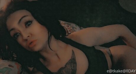 Eatkake beautiful pornstar image