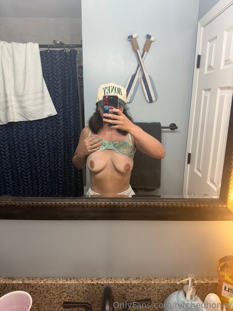 Hitchedhoney model sexy images