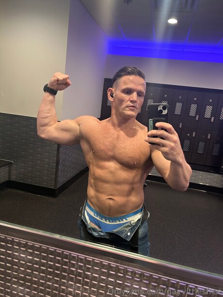 Gayvittlesfree star high quality pictures