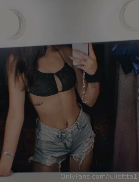 Julieettt pornstar perfect pic