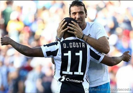 Douglascosta naked star pics