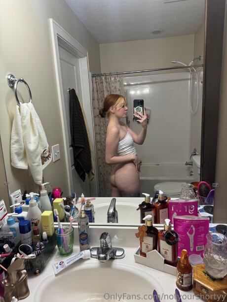 Notyourshortyy exclusive model img