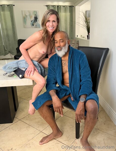 Shaundam hd actress img