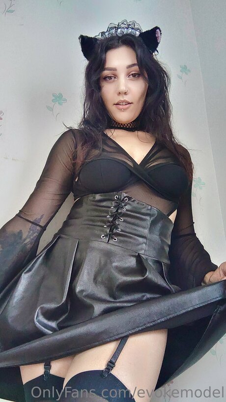 Evokemodel pornstar nude pics