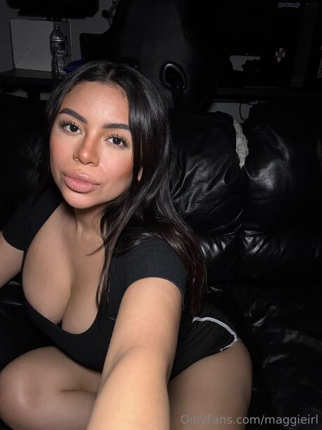 Loveelunaaa xxx actress galleries