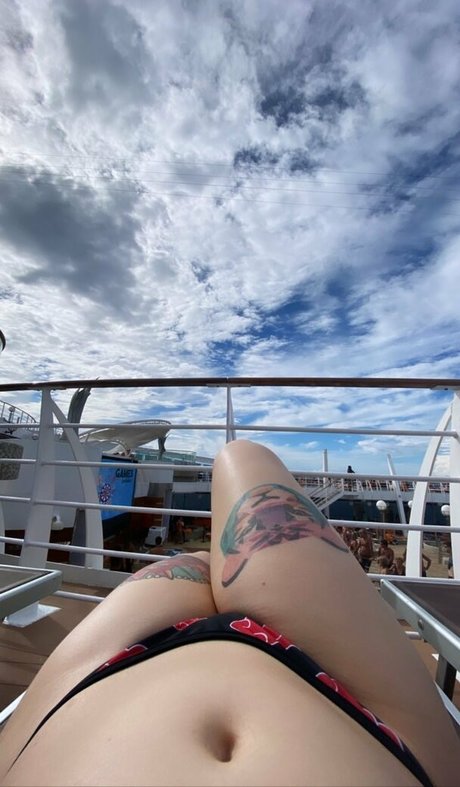 Gabriela Zambrozuski sexy star images