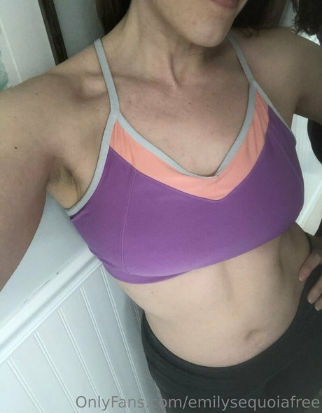 emilysequoiafree model pornographic image