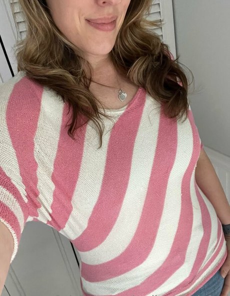 emilysequoiafree star erotic photo