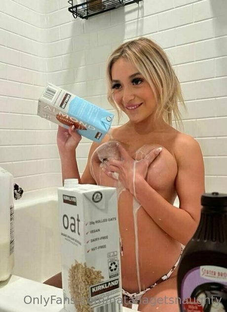 realnatalia adult model picture