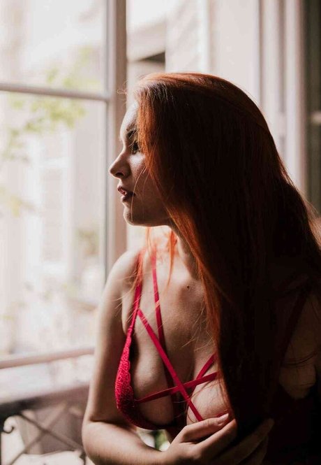 LisonFr star pretty pics