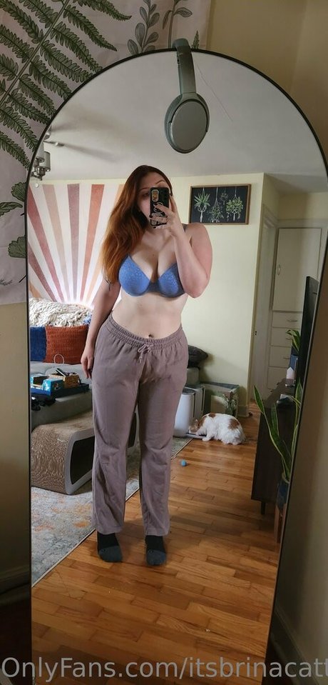 itsbrinacatt art actress image