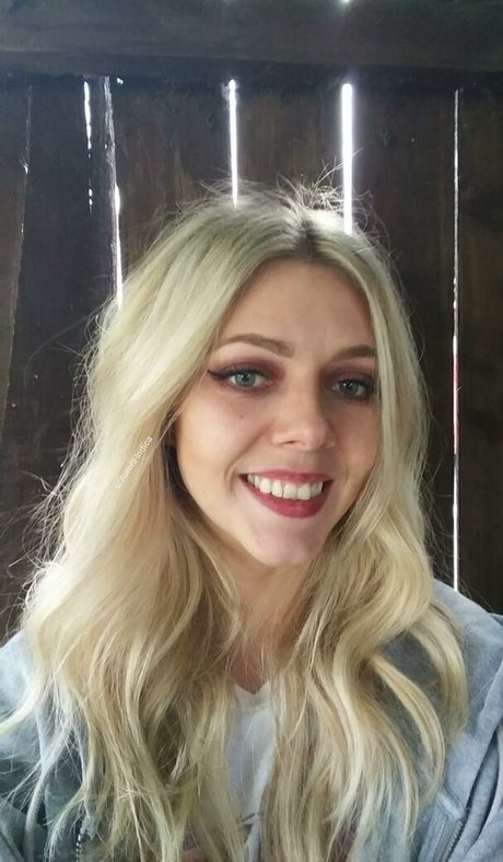 Aurora Indica model high quality picture